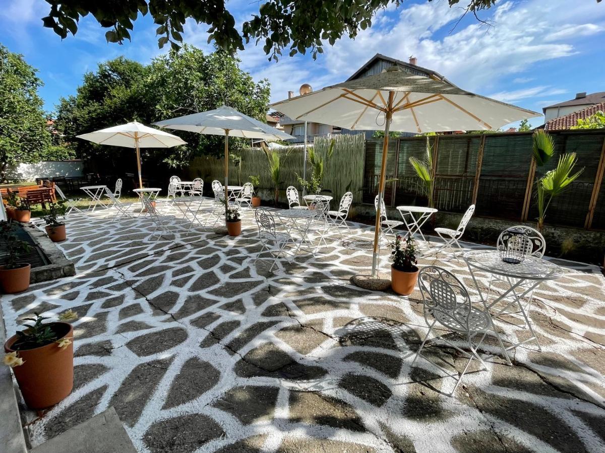Hotel Amadina Garden Lozenets Esterno foto
