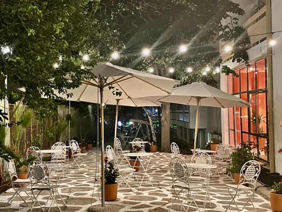 Hotel Amadina Garden Lozenets Esterno foto