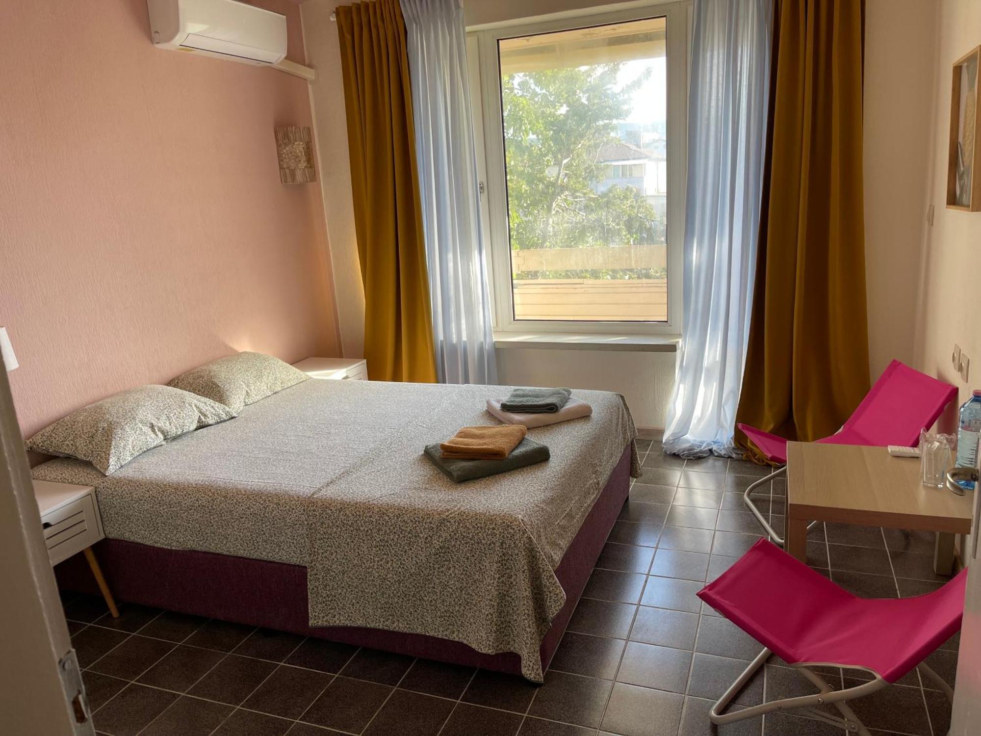Hotel Amadina Garden Lozenets Esterno foto