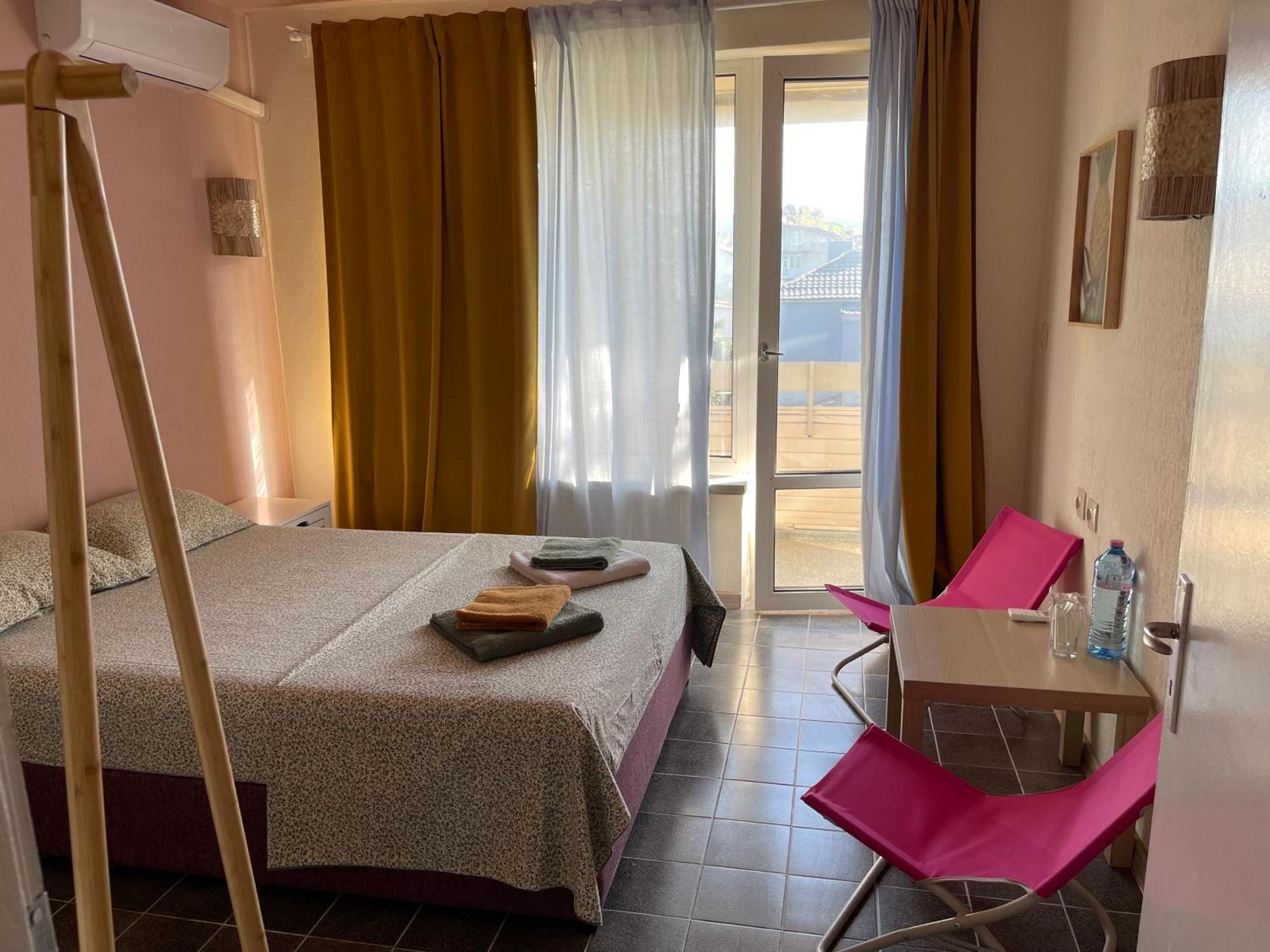 Hotel Amadina Garden Lozenets Esterno foto