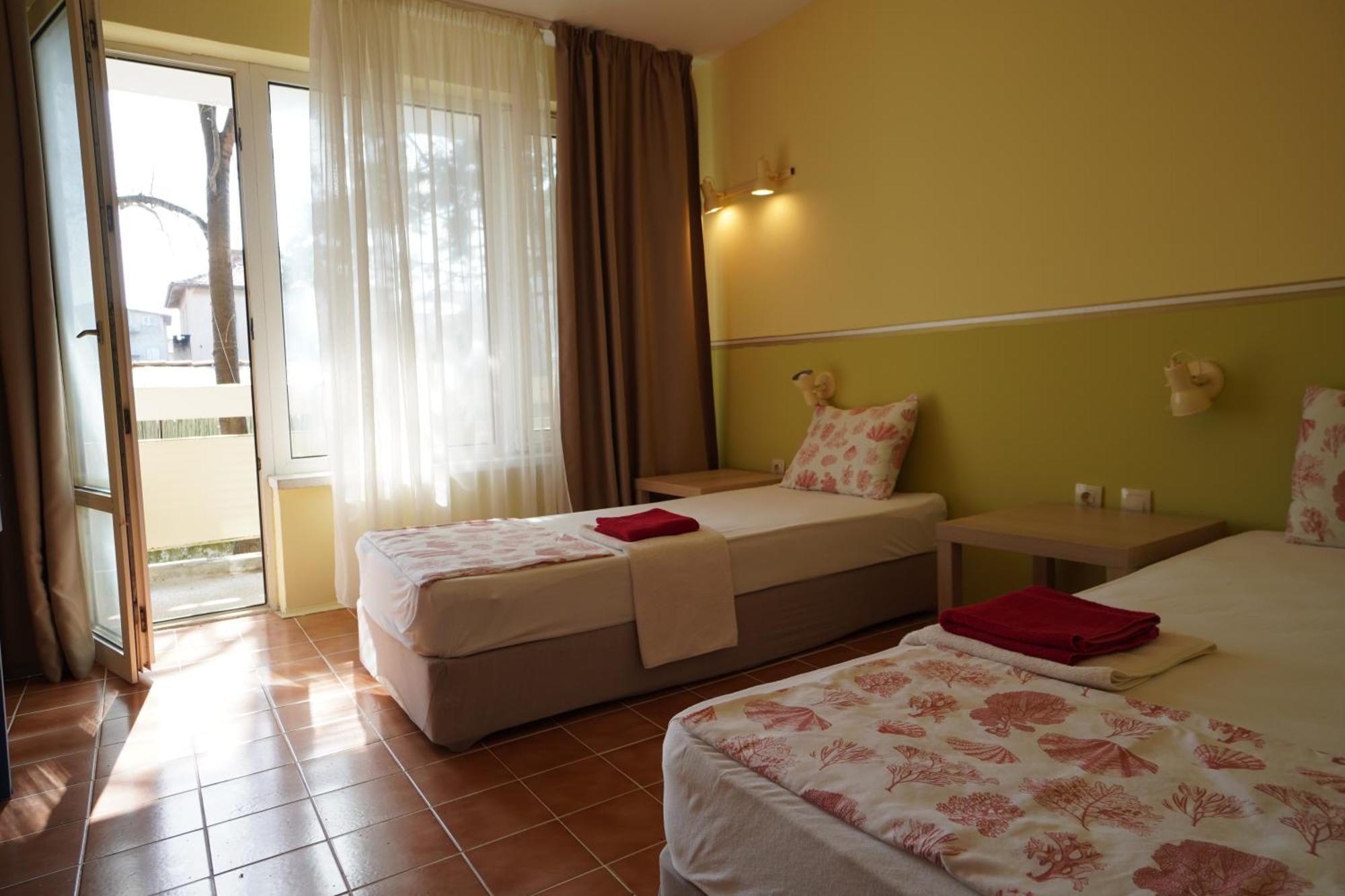 Hotel Amadina Garden Lozenets Esterno foto